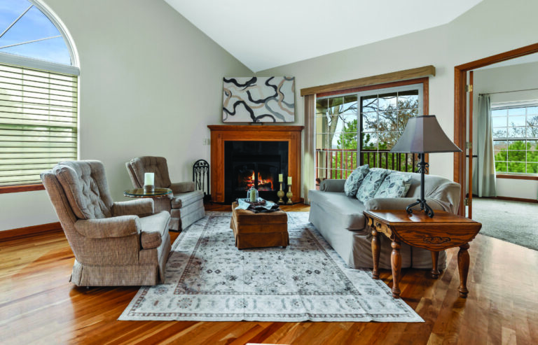 Space, Style & Stunning Pewaukee Lake Views